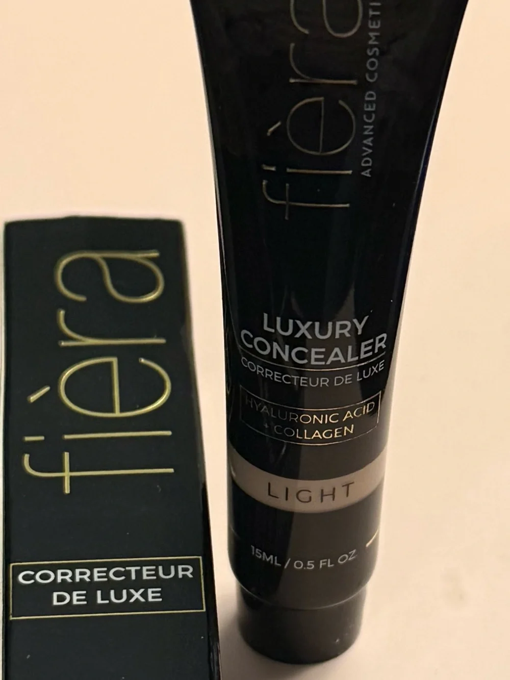 Luxury Concealer - Light - Hydrating Full Coverage (BRAND NEW)